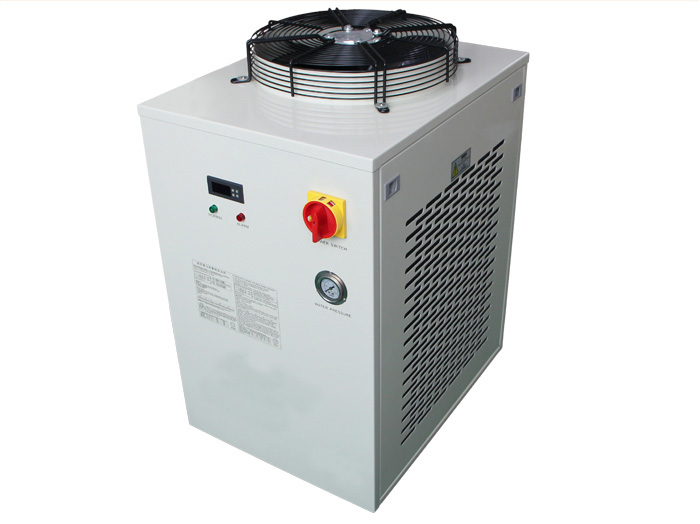 UV LED固化光源設(shè)備的三大配置照射頭、水冷機(jī)、電源驅(qū)動(dòng)